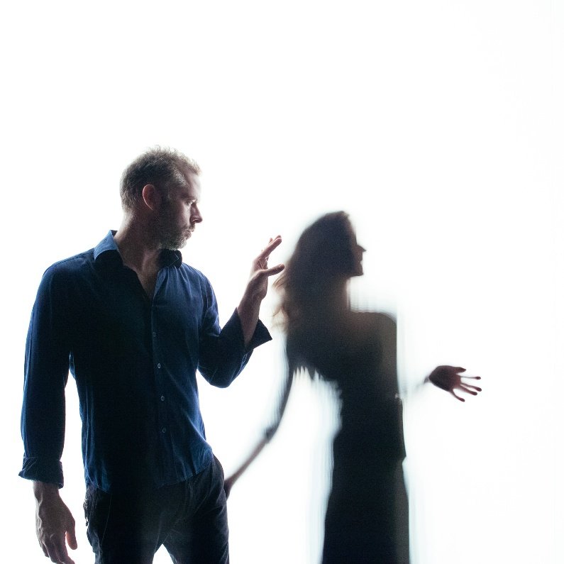  «Σκοτεινές Γλώσσες», του Θωμά Μοσχόπουλου [εικόνες] | iefimerida.gr 1