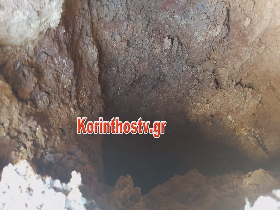 Ο δρόμος κατάπιε απορριμματοφόρο στην ορεινή Κορινθία -Ανοιξε τεράστια λακκούβα [εικόνες] | iefimerida.gr 4