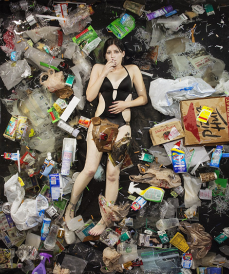 Σοκαριστικό: Πώς θα ήταν η ζωή μας αν επί μια εβδομάδα πετούσαμε τα σκουπίδια στο πάτωμα του σπιτιού μας [εικόνες] | iefimerida.gr 10