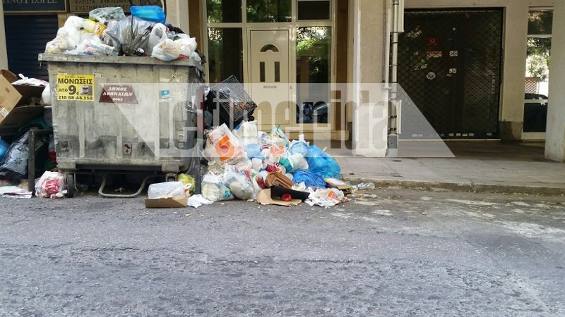 Απελπιστική η κατάσταση με τα σκουπίδια στην Κυψέλη -Σχηματίζουν βουνά, κάνουν πάρτι οι κατσαρίδες [εικόνες] | iefimerida.gr 2