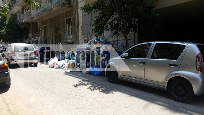 Απελπιστική η κατάσταση με τα σκουπίδια στην Κυψέλη -Σχηματίζουν βουνά, κάνουν πάρτι οι κατσαρίδες [εικόνες] | iefimerida.gr 7