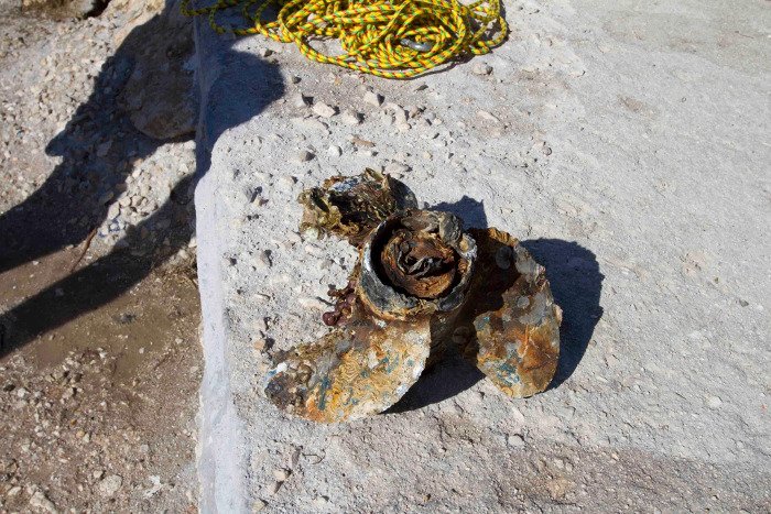 Ανέπνευσε η λίμνη της Βουλιαγμένης -Δύτες έβγαλαν από το βυθό 339 σκουπίδια [εικόνες] | iefimerida.gr 2