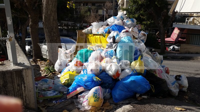 Γειτονιές στου Ζωγράφου μοιάζουν με σκουπιδότοπους -Κόντρα εργαζομένων με τον δήμο [εικόνες] | iefimerida.gr 0