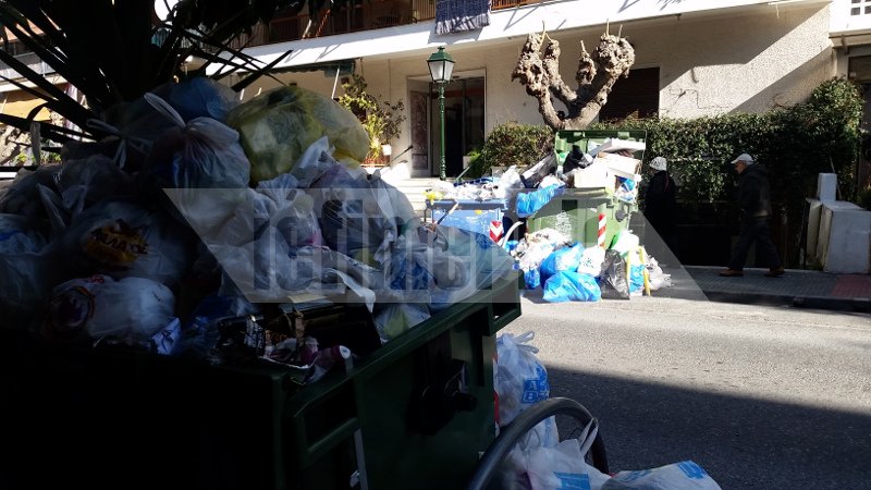 Γειτονιές στου Ζωγράφου μοιάζουν με σκουπιδότοπους -Κόντρα εργαζομένων με τον δήμο [εικόνες] | iefimerida.gr 4