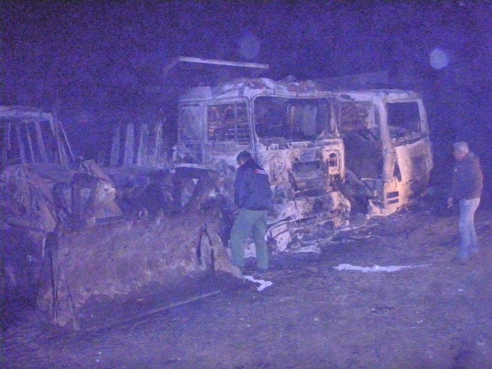 Πρωτοφανής επίθεση κουκουλοφόρων στο εργοτάξιο της  ΕΛΛΗΝΙΚΟΣ ΧΡΥΣΟΣ στις Σκουριές [εικόνες] | iefimerida.gr 4