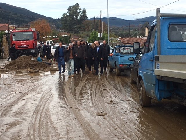 «Ντροπή σας» -Οργή πλημμυροπαθών του Αγρινίου κατά Σκουρλέτη [βίντεο] | iefimerida.gr 7