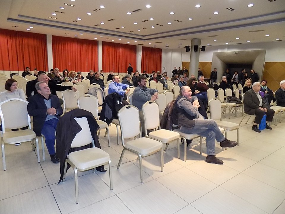 Ελάχιστοι παρακολούθησαν την ομιλία Σκουρλέτη στην Ξάνθη [εικόνες] | iefimerida.gr 0