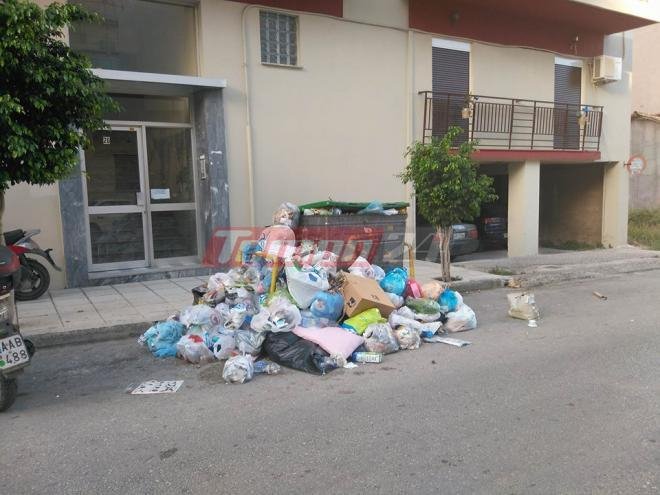 Πάτρα: Παραμένουν τα «βουνά» σκουπιδιών σε συνοικίες γύρω από το κέντρο της πόλης [εικόνες] | iefimerida.gr 1