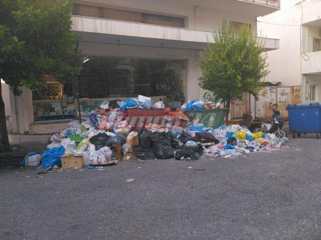 Πάτρα: Παραμένουν τα «βουνά» σκουπιδιών σε συνοικίες γύρω από το κέντρο της πόλης [εικόνες] | iefimerida.gr 4