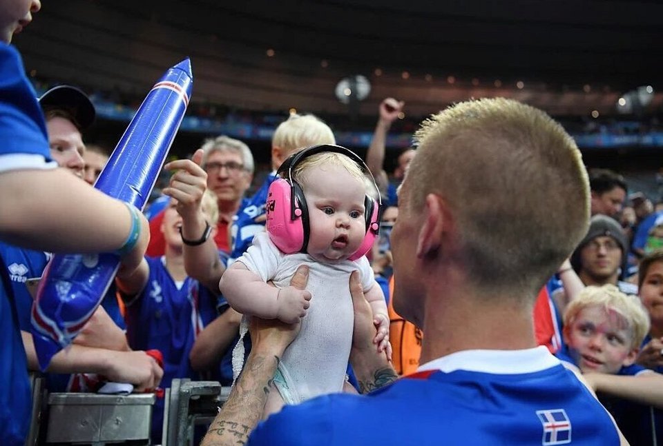 Ο Ισλανδός μπέμπης του EURO που έγινε viral [εικόνα] | iefimerida.gr 0