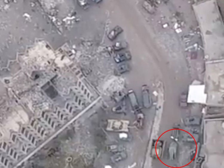 Μοσούλη: Η στιγμή που το συνεργείο του Sky News γλιτώνει από επίθεση αυτοκτονίας [εικόνες & βίντεο] | iefimerida.gr 0