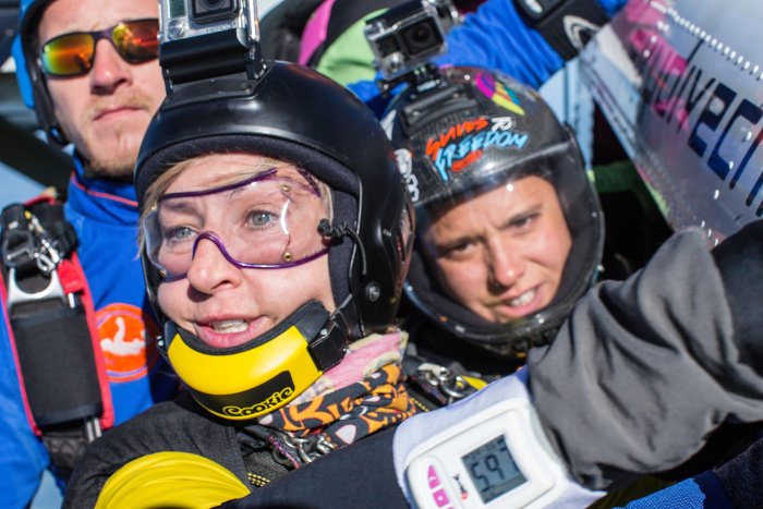 Γέμισε ο ουρανός ανθρώπους -Παγκόσμιο ρεκόρ με 164 άτομα να κάνουν ταυτόχρονα σχηματισμό [εικόνες] | iefimerida.gr 1