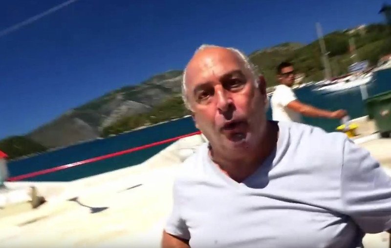 Ρεπόρτερ προκαλεί οργή δισεκατομμυριούχου στην Ιθάκη: «Θα σας πετάξω στη θάλασσα» [εικόνες&βίντεο] | iefimerida.gr 3