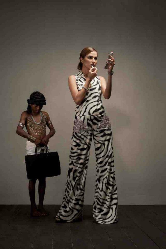 Σάλος από σειρά ρούχων με τίτλο «Γίνε ο σκλάβος μου» [εικόνες] | iefimerida.gr 0