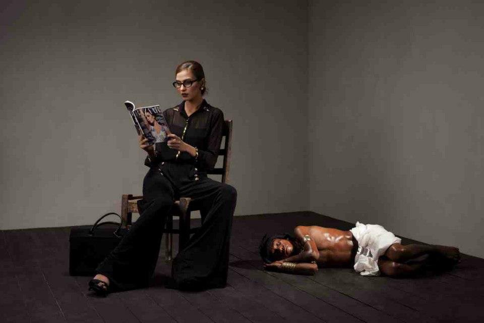 Σάλος από σειρά ρούχων με τίτλο «Γίνε ο σκλάβος μου» [εικόνες] | iefimerida.gr 1