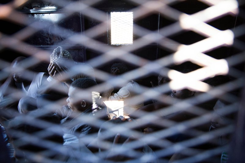 Βίντεο-σοκ από σκλαβοπάζαρα στη Λιβύη -Πωλούν νεαρούς [βίντεο] | iefimerida.gr 0