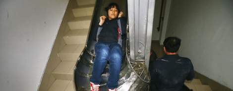 Σώστε τη ζωή σας κάνοντας... τσουλήθρα [εικόνες] | iefimerida.gr 0