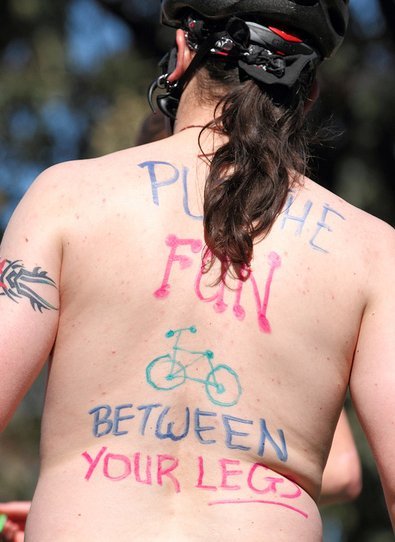 Γυμνοί ποδηλάτες στο Σαν Φρανσίσκο υπέρ του «πράσινου» τρόπου ζωής[φωτογραφίες] | iefimerida.gr 4