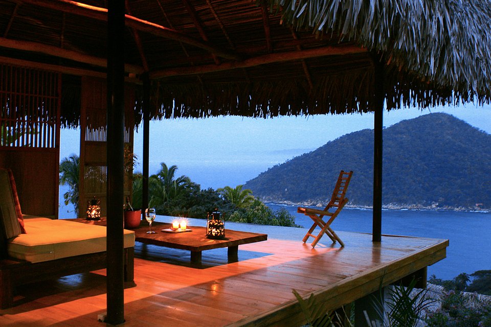 Οι πιο ονειρεμένες σουίτες για την πρώτη νύχτα του γάμου – Από τη Σαντορίνη ως την Ταϊλάνδη [εικόνες] | iefimerida.gr 6