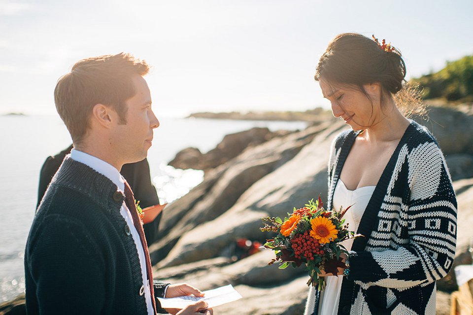 Ισως ο ομορφότερος γάμος όλων των εποχών -Στην άκρη ενός γκρεμού στα νορβηγικά φιόρδ, εκεί που ενώνεται ο ουρανός με τη γη [εικόνες] | iefimerida.gr 3