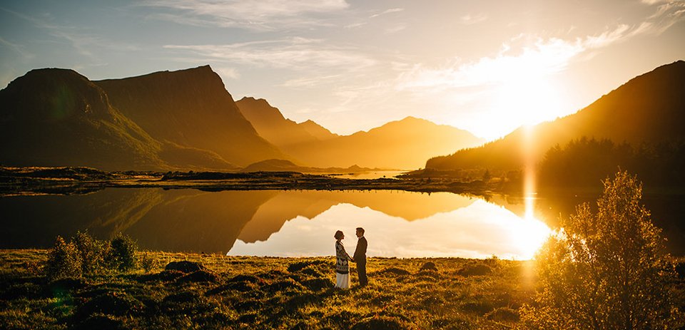 Ισως ο ομορφότερος γάμος όλων των εποχών -Στην άκρη ενός γκρεμού στα νορβηγικά φιόρδ, εκεί που ενώνεται ο ουρανός με τη γη [εικόνες] | iefimerida.gr 5