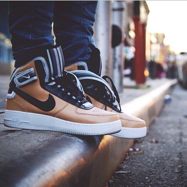 Τι φοράνε οι νέες και οι νέοι σε όλο τον κόσμο μέσα από 20 φωτογραφίες -Οι στιλάτες Αθηναίες [εικόνες] | iefimerida.gr 9