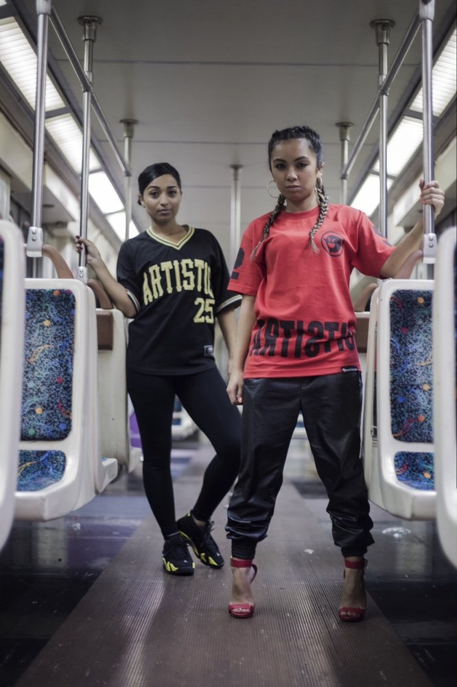 Τι φοράνε οι νέες και οι νέοι σε όλο τον κόσμο μέσα από 20 φωτογραφίες -Οι στιλάτες Αθηναίες [εικόνες] | iefimerida.gr 8