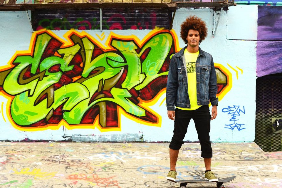 Τι φοράνε οι νέες και οι νέοι σε όλο τον κόσμο μέσα από 20 φωτογραφίες -Οι στιλάτες Αθηναίες [εικόνες] | iefimerida.gr 4