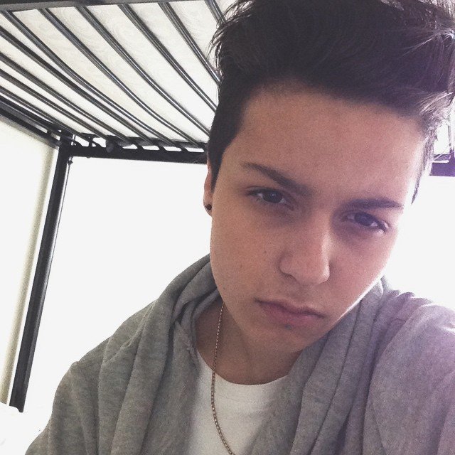 Tα στερεότυπα ομορφιάς αλλάζουν - Πώς το ανδρόγυνο λουκ γίνεται τάση [εικόνες] | iefimerida.gr 6