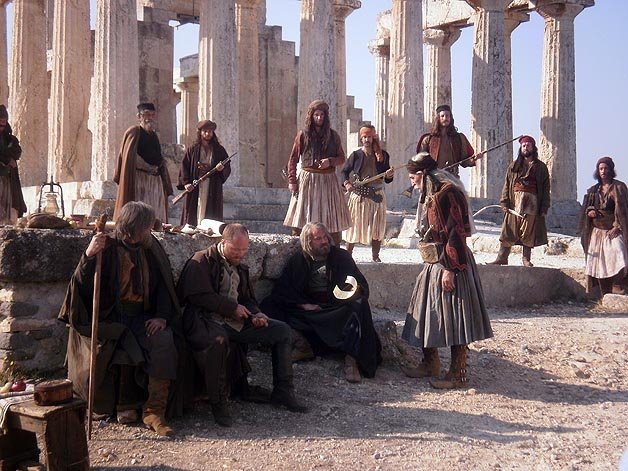 Στο Ναό της Αφαίας ο Σμαραγδής για τα γυρίσματα της νέας του ταινίας [εικόνες] | iefimerida.gr 0