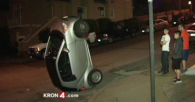 Φαρσέρ που απεχθάνονται τους χίπστερς αναποδογυρίζουν αυτοκίνητα Smart στο Σαν Φρανσίσκο [εικόνες] | iefimerida.gr 0