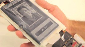 PaperFold: Ενα πρωτότυπο smartphone που αλλάζει μορφή χάρη σε τρεις αναδιπλώμενες οθόνες [βίντεο] | iefimerida.gr 3