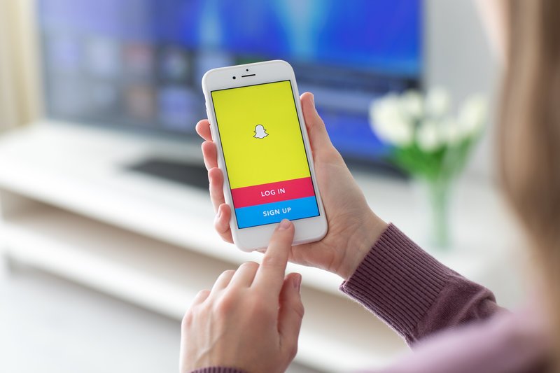 Οι νέοι κάτω των 25 λένε «αντίο» στο Facebook για το... Snapchat | iefimerida.gr 0