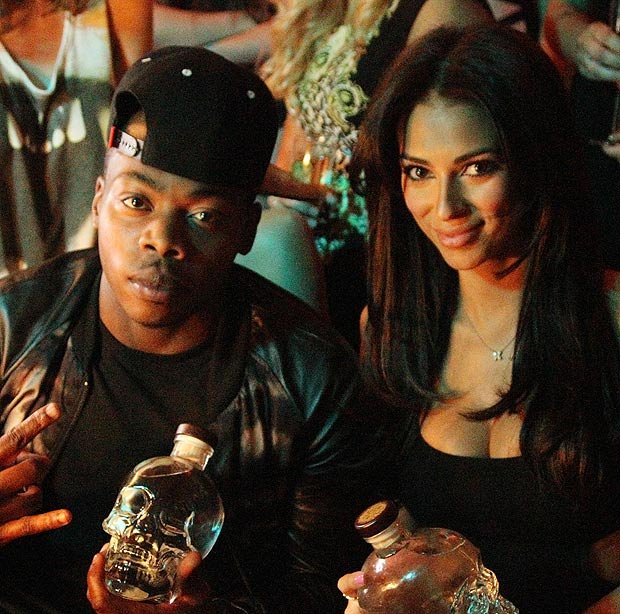 H Γεωργία Σάλπα σε «πάρτι» με σαμπάνιες, τζακούζι και ράπερ [εικόνες]  | iefimerida.gr 0