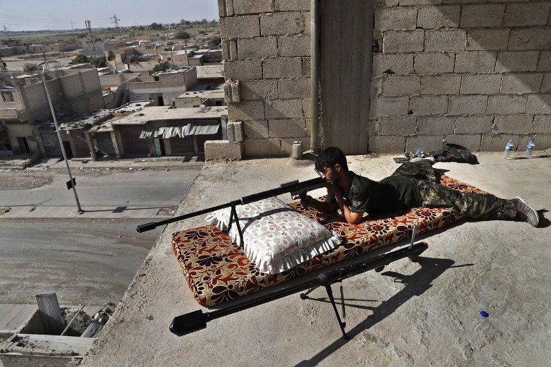 Το ISIS χάνει την πρωτεύουσά του -Στα χέρια Σύρων το 90% της Ράκα [εικόνες] | iefimerida.gr 5