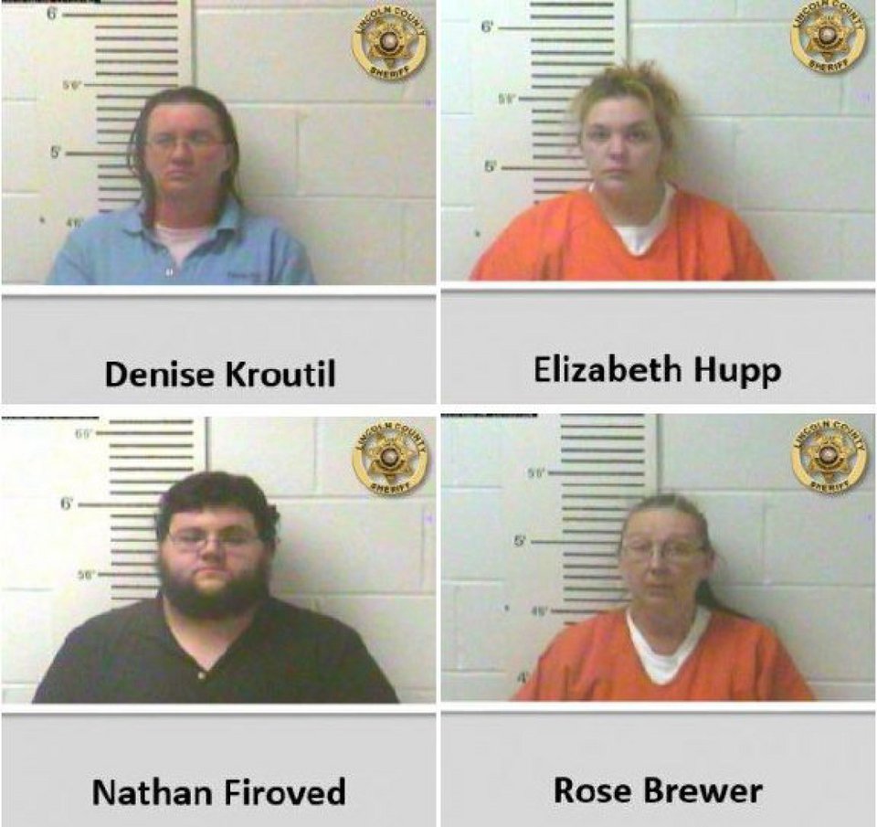 Φρίκη: Μητέρα, θεία και γιαγιά σκηνοθέτησαν την απαγωγή του 6χρονου παιδιού τους -Το έδεσαν και το κακοποίησαν [εικόνες] | iefimerida.gr 0