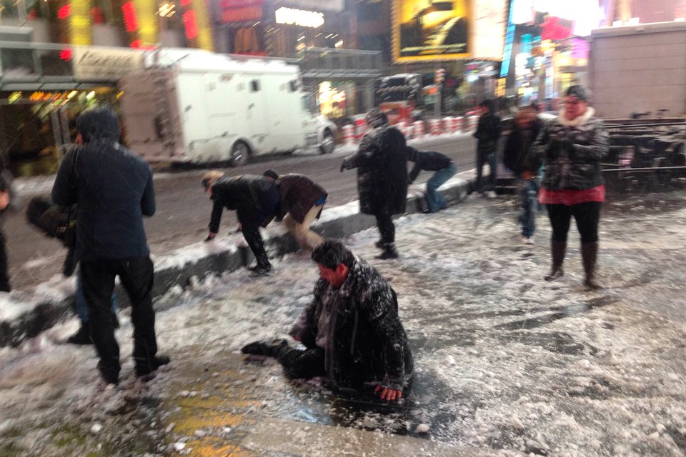 Πόλη-φάντασμα η Νέα Υόρκη: Καλυμμένη από χιόνι -Παρέλυσαν τα πάντα [εικόνες] | iefimerida.gr 2