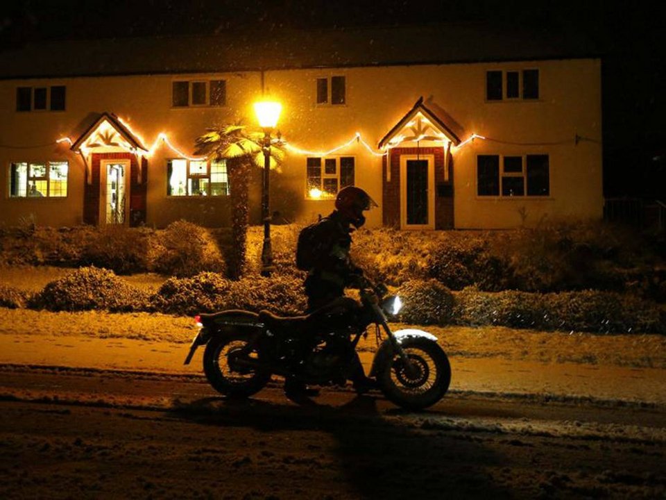 H Βρετανία μπήκε στην «κατάψυξη» -Εντυπωσιακές φωτογραφίες που θυμίζουν Αλάσκα [εικόνες] | iefimerida.gr 4