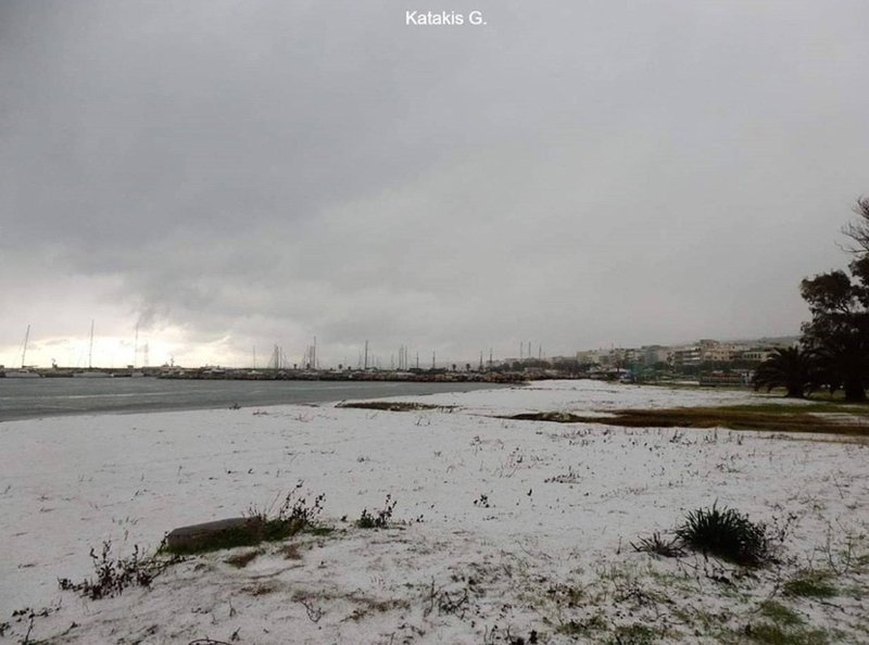 Κρήτη: Στα «λευκά» το Ρέθυμνο [εικόνες] | iefimerida.gr 0