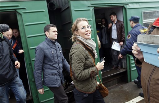 Η Ρωσίδα «Πάρις Χίλτον» κατεβαίνει στις προεδρικές εκλογές -Ποια είναι η Ξένια Σομπτσάκ [εικόνες] | iefimerida.gr 4