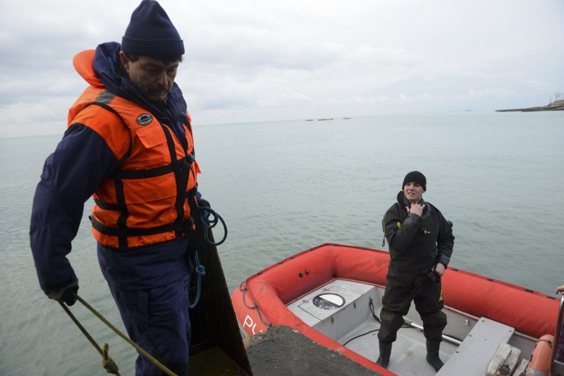 Συντριβή Τουπόλεφ: Εκτεταμένες έρευνες στη Μαύρη Θάλασσα -Για τα θύματα και τα μαύρα κουτιά [εικόνες]  | iefimerida.gr 0