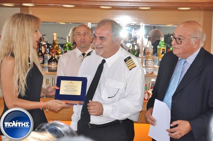 Η Μαρία Σόδη εγκατέλειψε το αβυσσαλέο ντεκολτέ [εικόνες] | iefimerida.gr 0