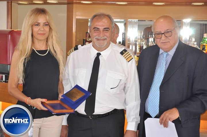 Η Μαρία Σόδη εγκατέλειψε το αβυσσαλέο ντεκολτέ [εικόνες] | iefimerida.gr 2