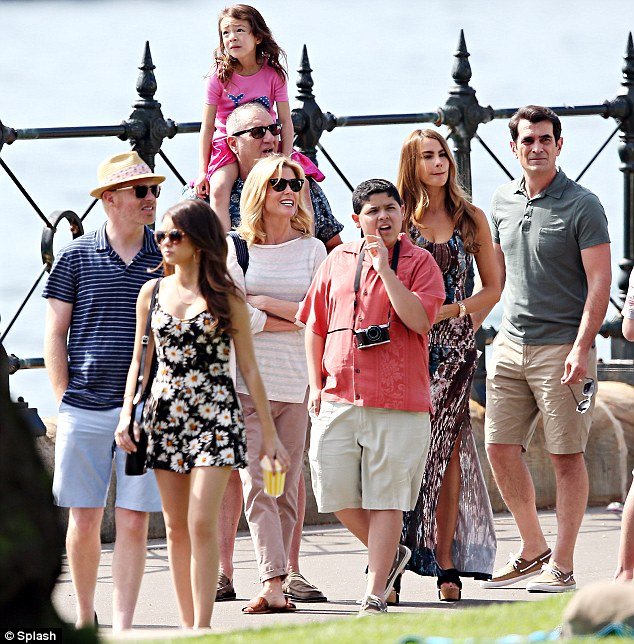 Η Σοφία Βεργκάρα ξαπλώνει στο γρασίδι και η Αυστραλία αναστατώνεται [εικόνες] | iefimerida.gr 13