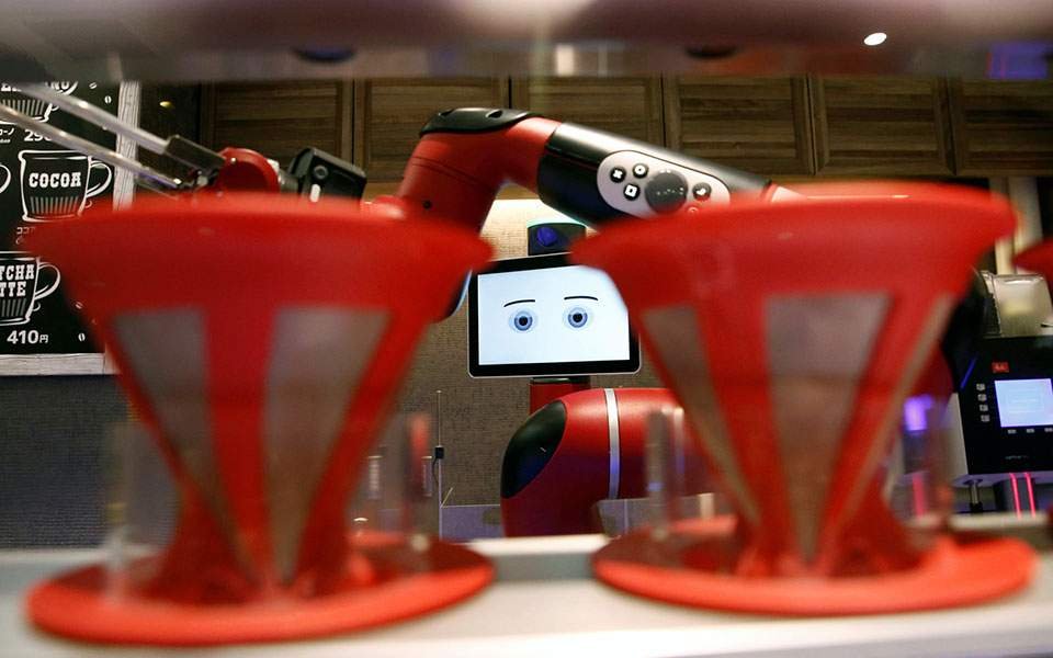 Μπαρίστα-ρομπότ στο Τόκιο και μάλιστα μονόχειρας! Ξετρελαίνει τους πελάτες [βίντεο] | iefimerida.gr 0