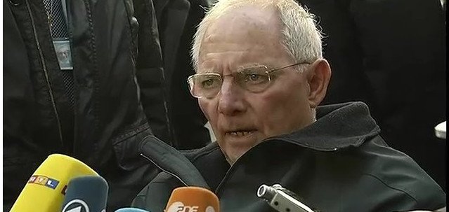 Με το όπλο παρά πόδα υποδέχτηκαν τον Βαρουφάκη στο Eurogroup | iefimerida.gr 1