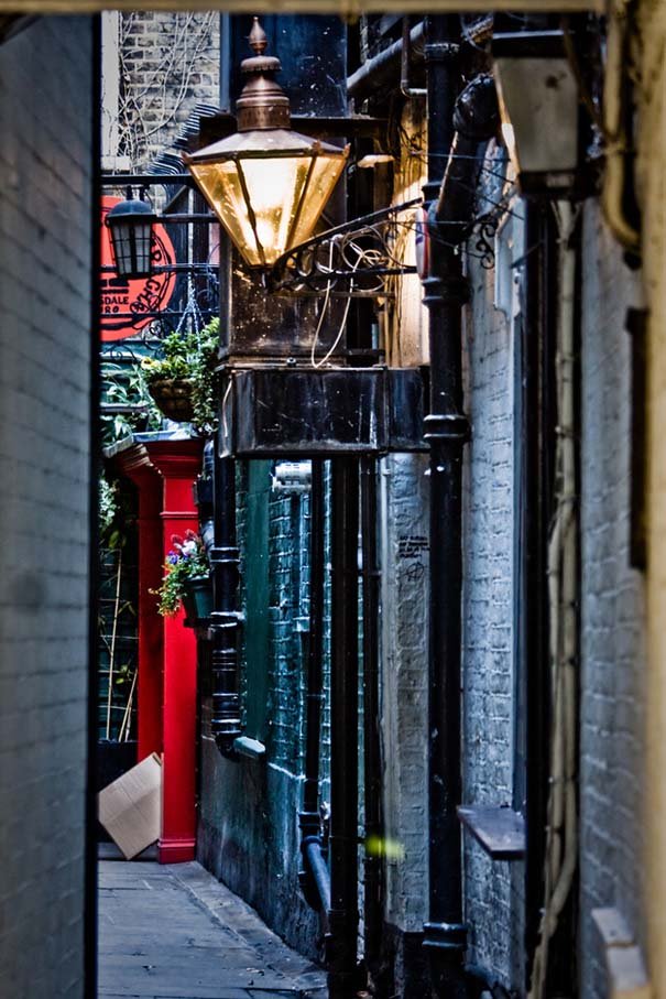 Από τη Μύκονο μέχρι τις Συρακούσες, αυτά είναι τα ωραιότερα σοκάκια που πρέπει κάποια στιγμή να σεργιανίσετε [εικόνες] | iefimerida.gr 0