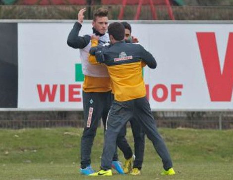 Πλακώθηκαν στην προπόνηση της Βέρντερ Παπασταθόπουλος-Αρναούτοβιτς [εικόνες] | iefimerida.gr 0