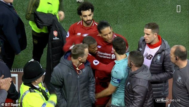 Λίβερπουλ-Αρσεναλ: Επεισόδιο ανάμεσα σε Παπασταθόπουλο και Σαλάχ, Φαν Ντάικ! [βίντεο]  | iefimerida.gr 1