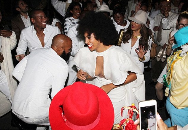 Ολα πήγαν στραβά: Αλλεργικό σοκ έπαθε η αδερφή της Μπιγιονσέ στο γάμο της [εικόνες] | iefimerida.gr 5